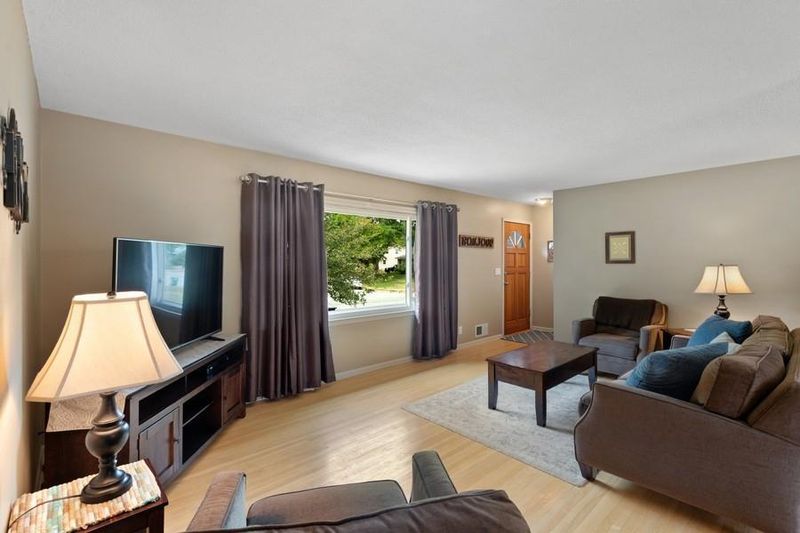 4176 Topaz Dr, Eagan, MN 55122
