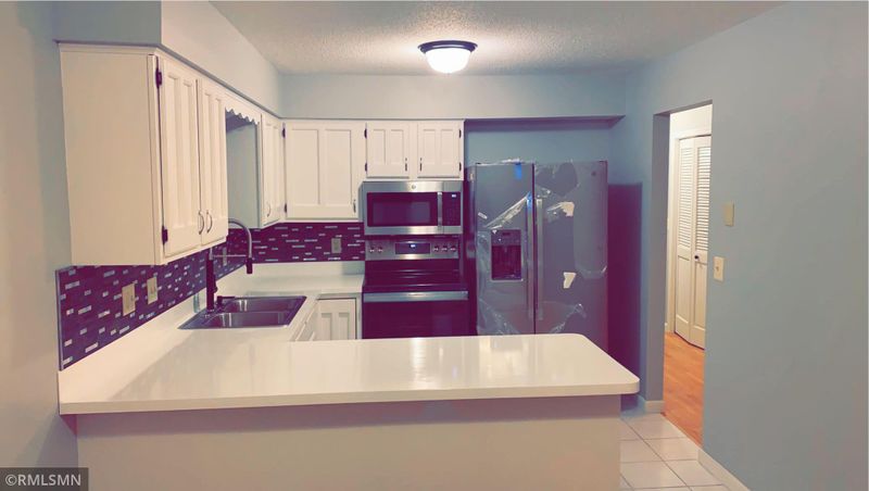 6142 Creek View Trl, Minnetonka, MN 55345