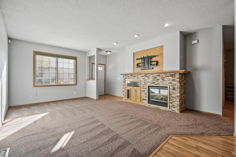 17205 N 49th Ave #B, Plymouth, MN 55446