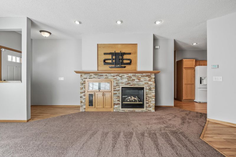 17205 N 49th Ave #B, Plymouth, MN 55446