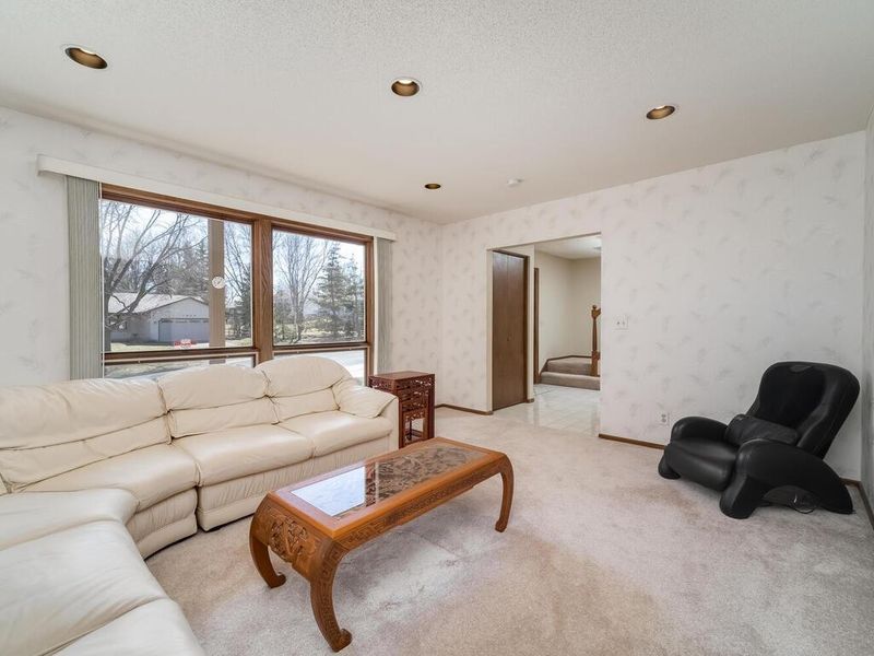 7808 W 101st St, Bloomington, MN 55438