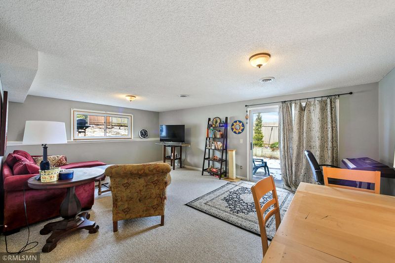 3680 Conroy Ct, Inver Grove Heights, MN 55076