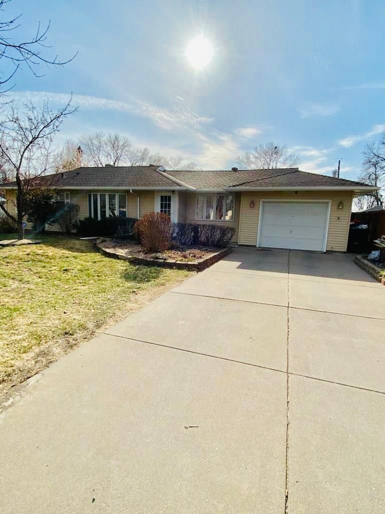 2095 Mcmenemy St, Maplewood, MN 55117