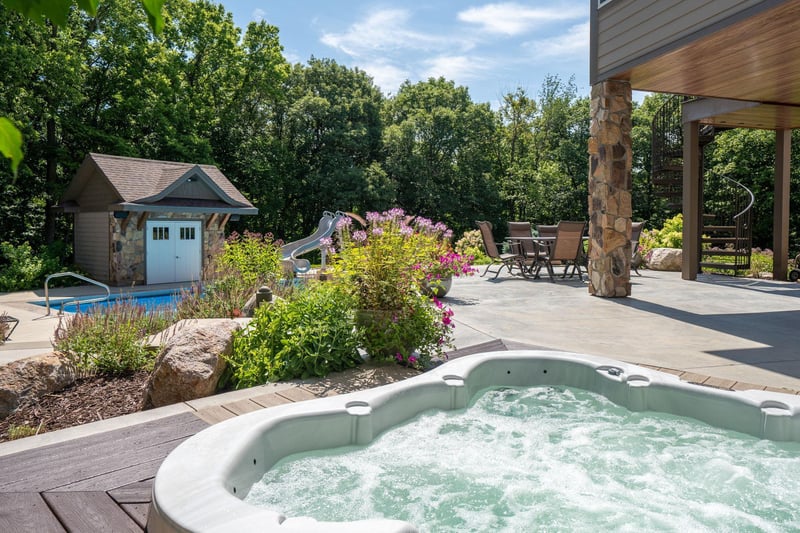 4 Trail Dr, Mankato, MN 56001