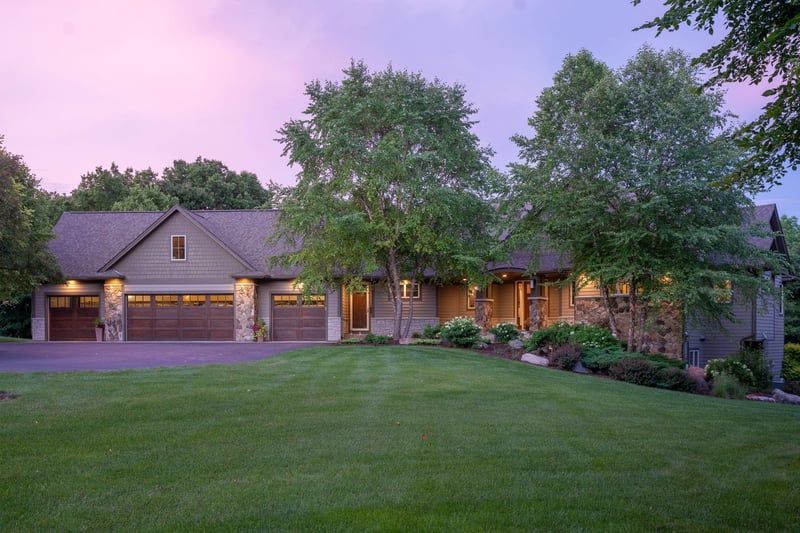 4 Trail Dr, Mankato, MN 56001