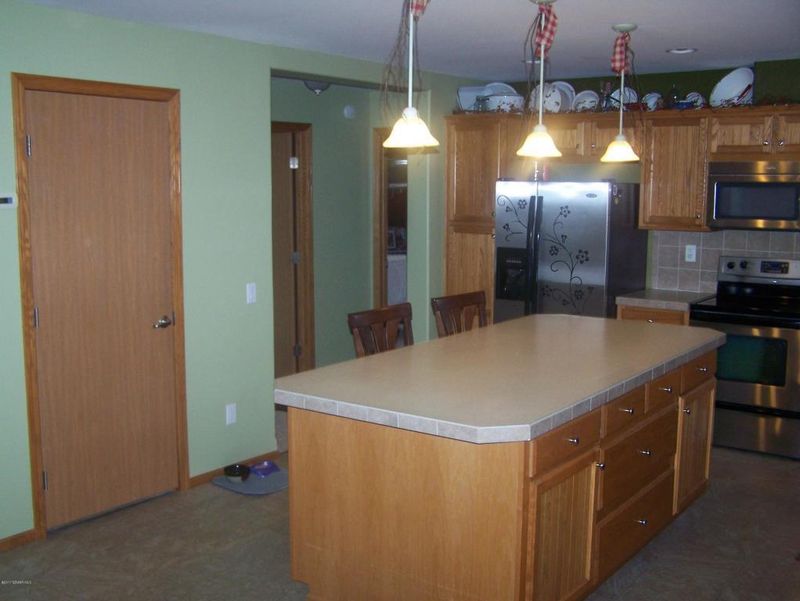 7225 SE 48th St, Claremont, MN 55924