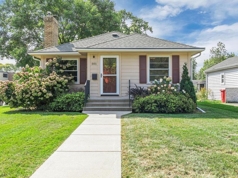 501 W 70th St, Richfield, MN 55423