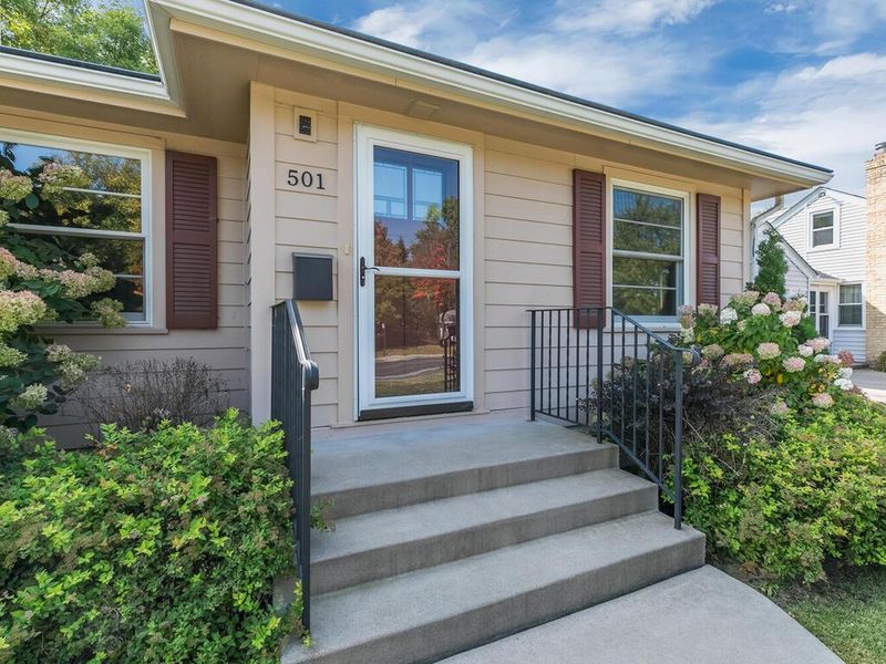 501 W 70th St, Richfield, MN 55423