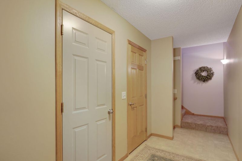 8417 Cedarview Cir, Savage, MN 55378