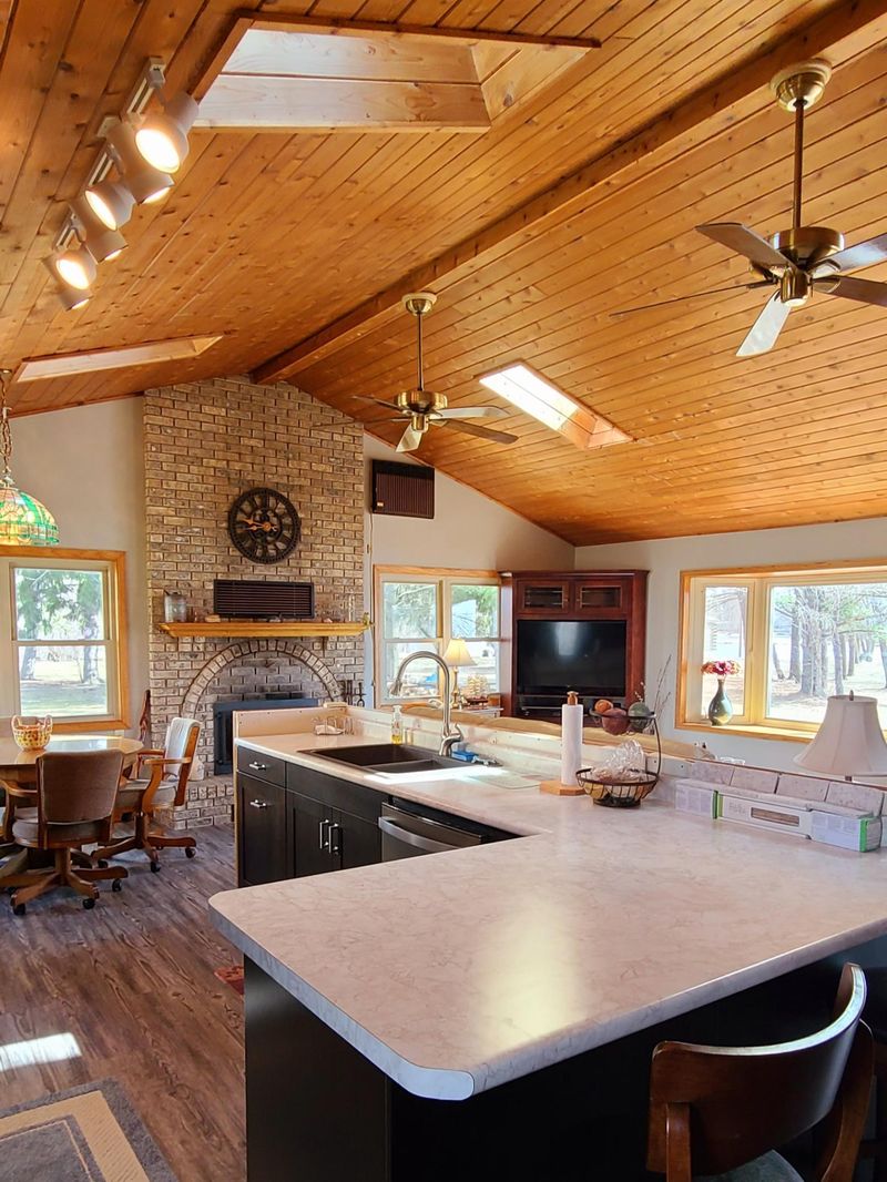 11488 Riverview Dr, Pine City, MN 55063