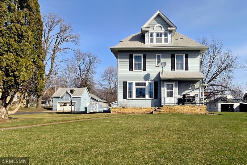 241 Atlantic Ave E, Dassel, MN 55325