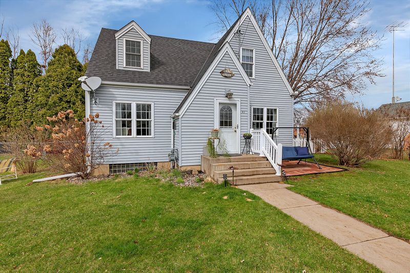 41 Railroad Ave, Albany, MN 56307