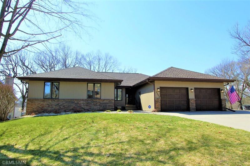 2392 Clover Ln, Red Wing, MN 55066