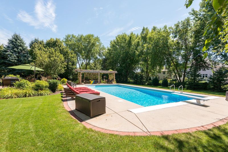15091 Boulder Pointe Rd, Eden Prairie, MN 55347