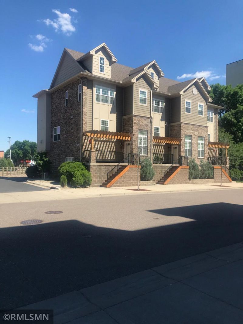 3 12 7th Ave N, Hopkins, MN 55343