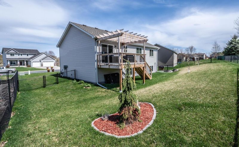 306 Art St NW, New Prague, MN 56071