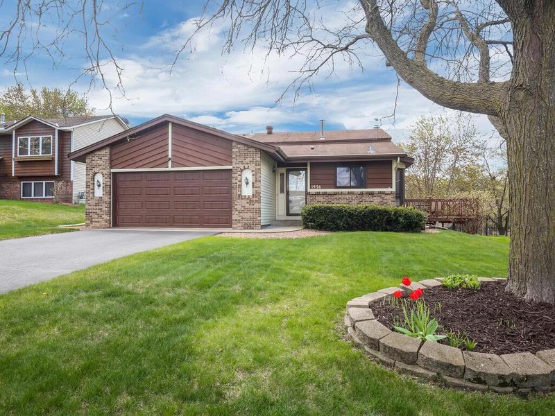 1956 Covington Ln, Eagan, MN 55122