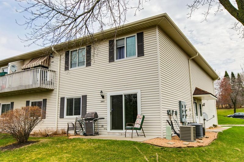 2463 Grenadier Ave N, Oakdale, MN 55128