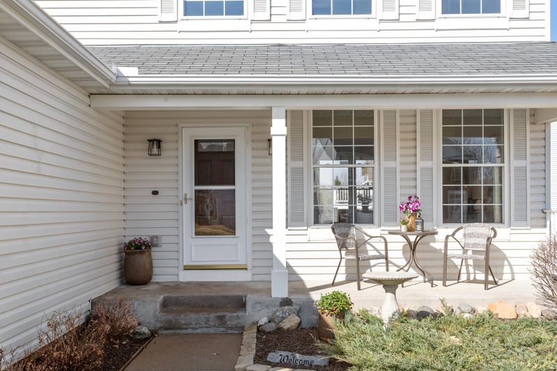 9191 Olive Ln N, Maple Grove, MN 55311