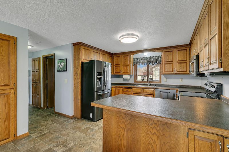 301 Chinook Ave SW, Avon, MN 56310