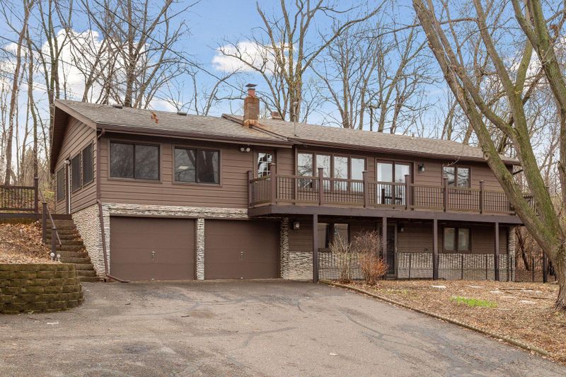 6204 Eagle Lake Dr, Maple Grove, MN 55369