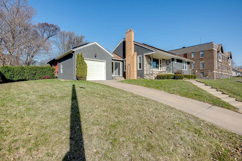 1819 Thomas Ave N, Minneapolis, MN 55411