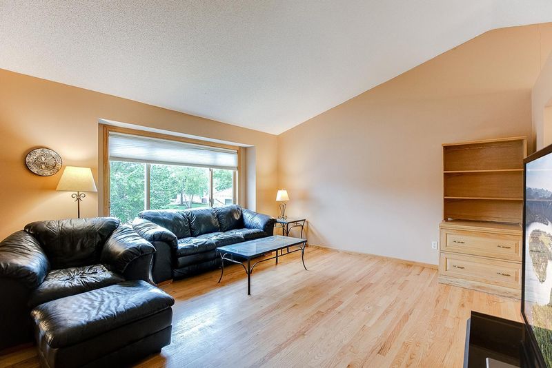 1980 Heath Ave N, Oakdale, MN 55128