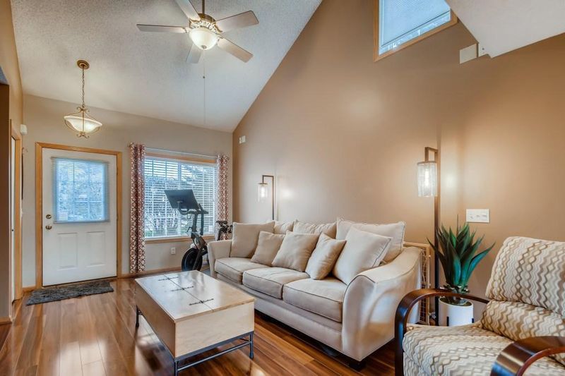 898 Swaps Dr, Shakopee, MN 55379
