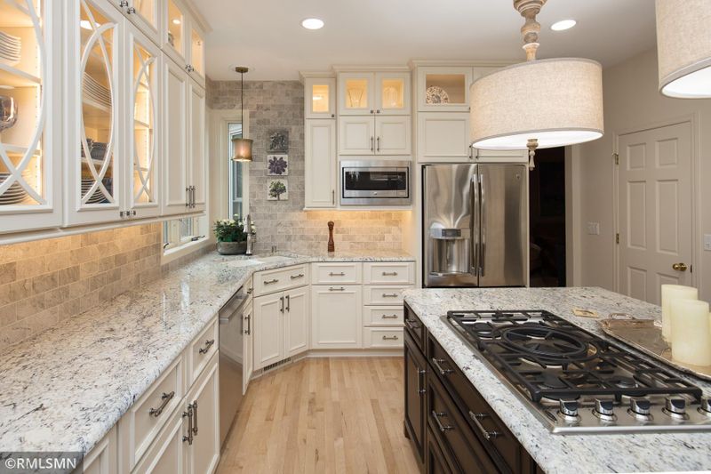 13822 Edenwood Way, Apple Valley, MN 55124