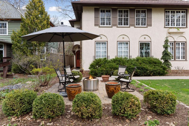 1429 E River Pw, Minneapolis, MN 55414