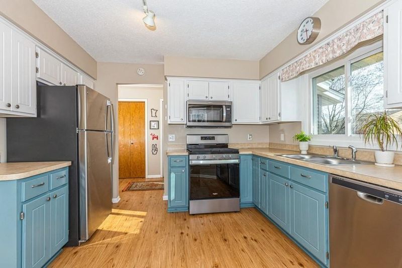 5605 Albert St, Shoreview, MN 55126