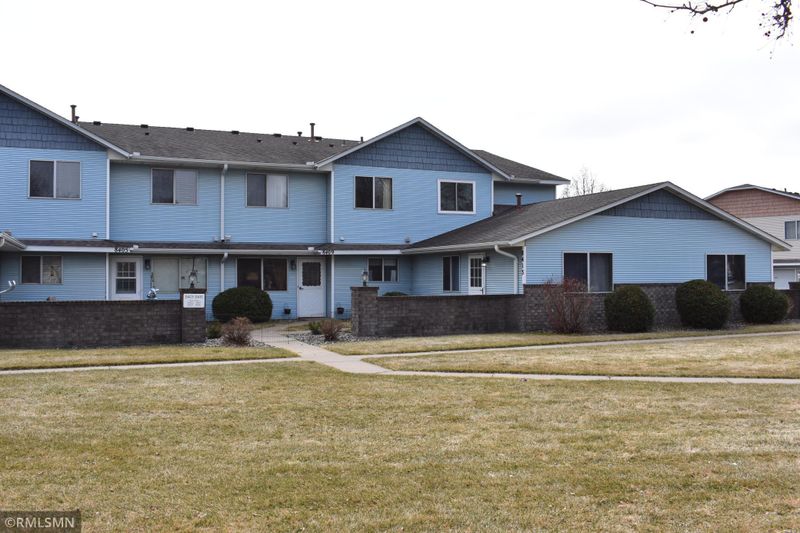8409 S Pond Trl, Champlin, MN 55316