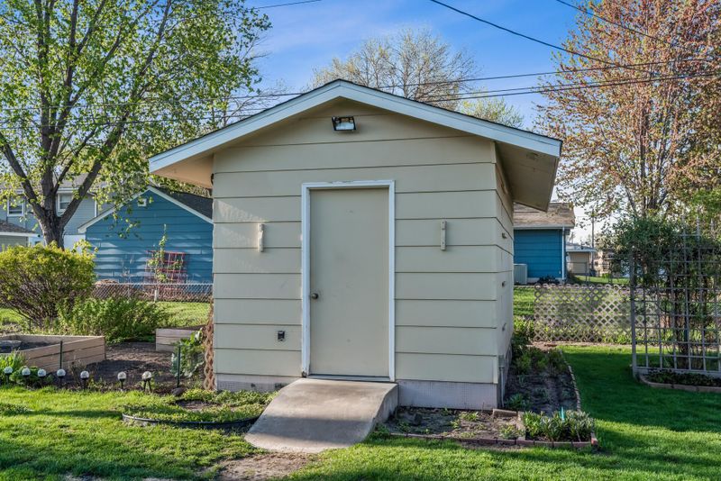 184 River Edge Way NE, Fridley, MN 55432