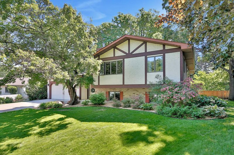 2530 Skillman Ave E, North Saint Paul, MN 55109
