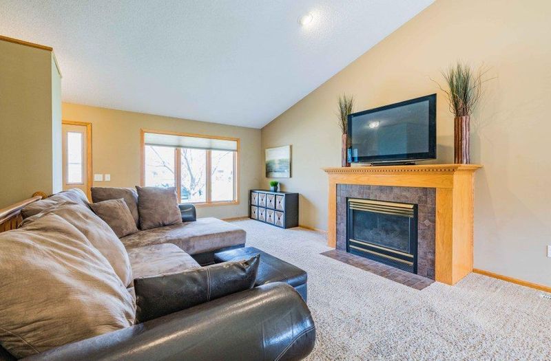 1395 82nd St, Victoria, MN 55386