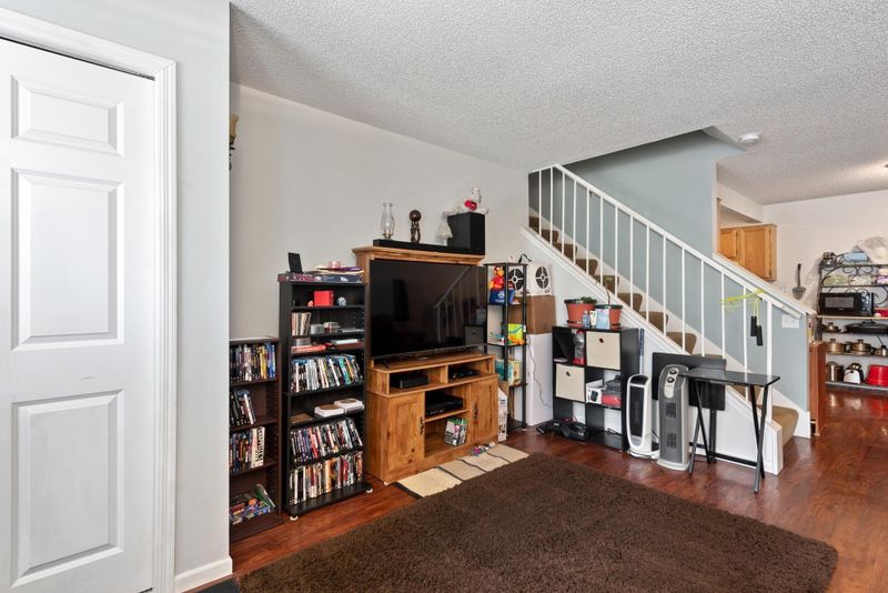 2220 Williams Dr, Burnsville, MN 55337