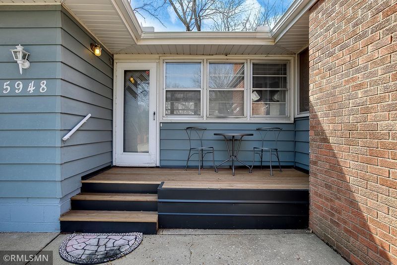 5948 Zenith Ave N, Brooklyn Center, MN 55429