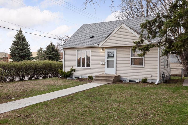 829 20th Ave SE, Minneapolis, MN 55414