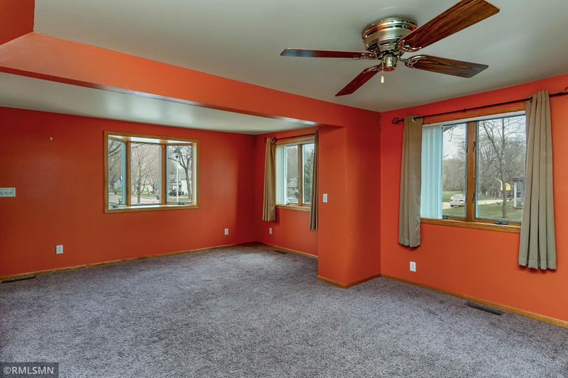 100 Locust St, Saint Peter, MN 56082