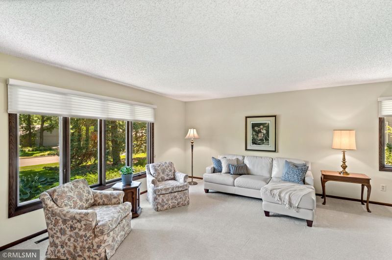 15704 Dawn Dr, Minnetonka, MN 55345