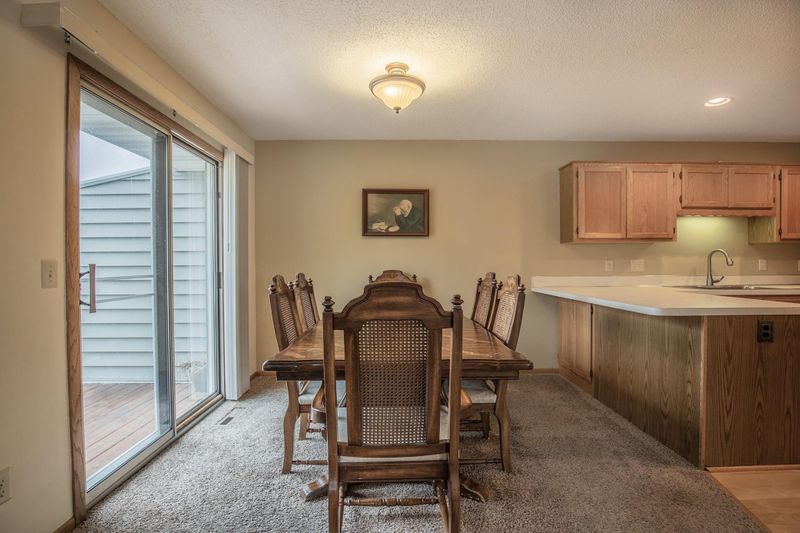 6200 Magda Dr, Maple Grove, MN 55369