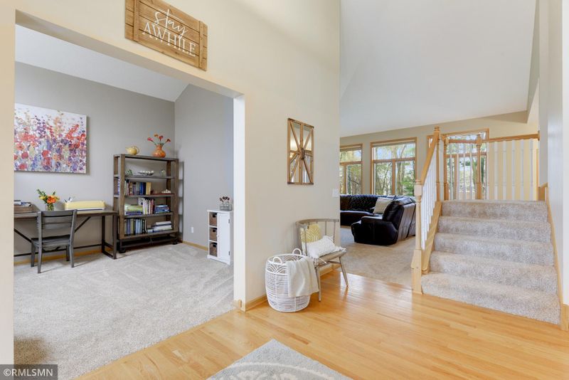 10177 Bridgewater Ct, Woodbury, MN 55129