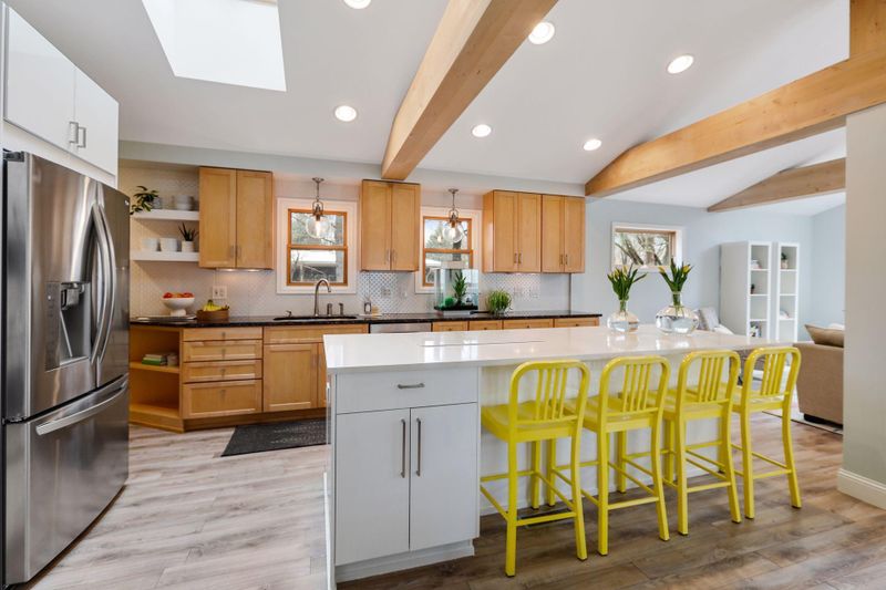 5139 Mayview Rd, Minnetonka, MN 55345