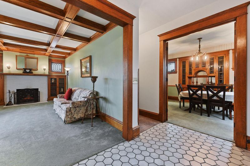 2029 Selby Ave, Saint Paul, MN 55104