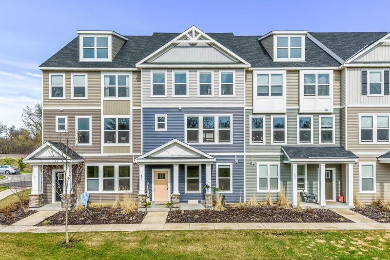 693 Satori Way, Chaska, MN 55318