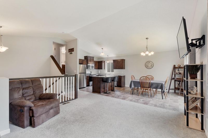 9177 Golden Pond Ln N, Monticello, MN 55362