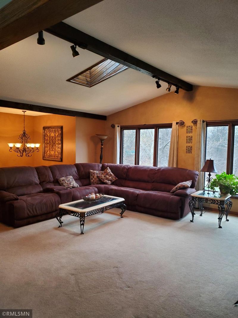 148 Chaparral Dr, Apple Valley, MN 55124