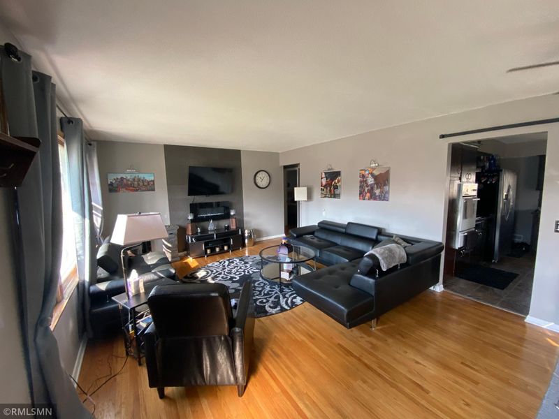 533 35th Ave NE, Minneapolis, MN 55418