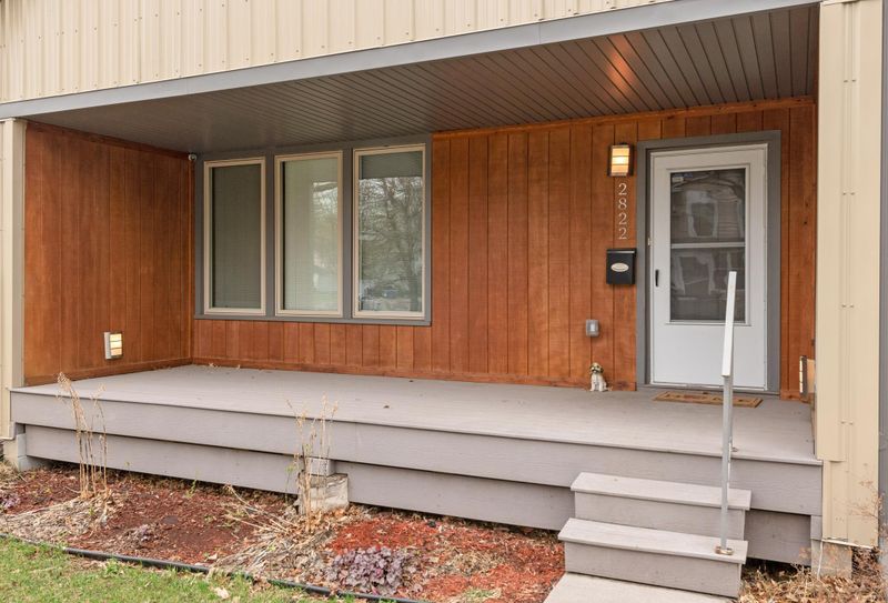2822 Bryant Ave N, Minneapolis, MN 55411