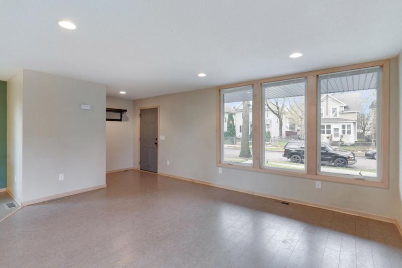 2822 Bryant Ave N, Minneapolis, MN 55411